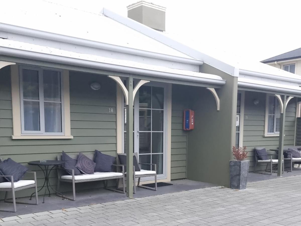 The Mews Oamaru Motel Eksteriør bilde